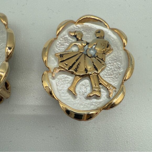Vintage Square Dancing Oval Clip-On Earrings in Silver White and Gold - Picture 10 of 10
